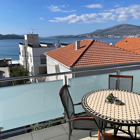 Apartments Cavar Trogir Exterior photo