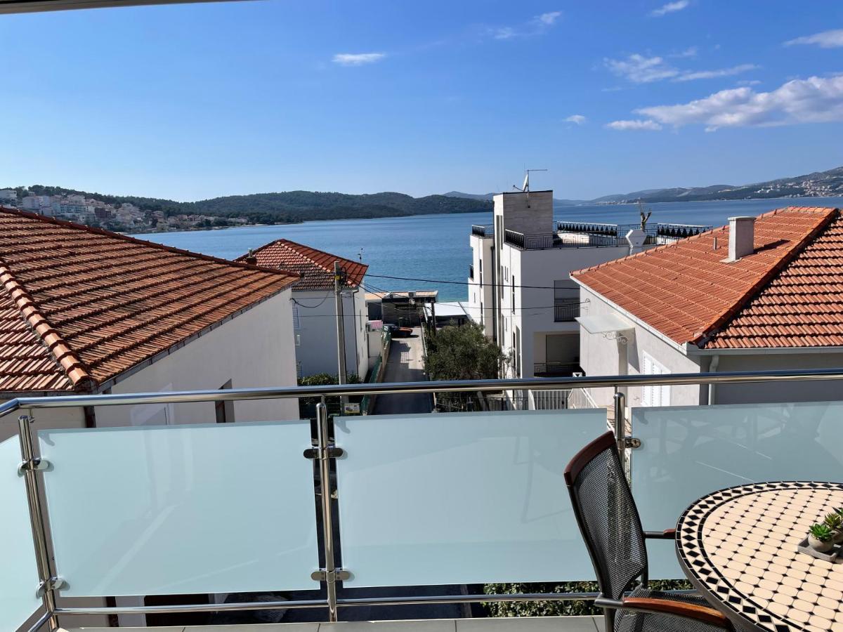 Apartments Cavar Trogir Exterior photo