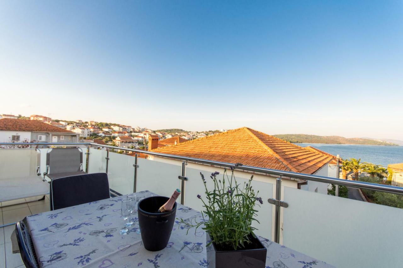 Apartments Cavar Trogir Exterior photo