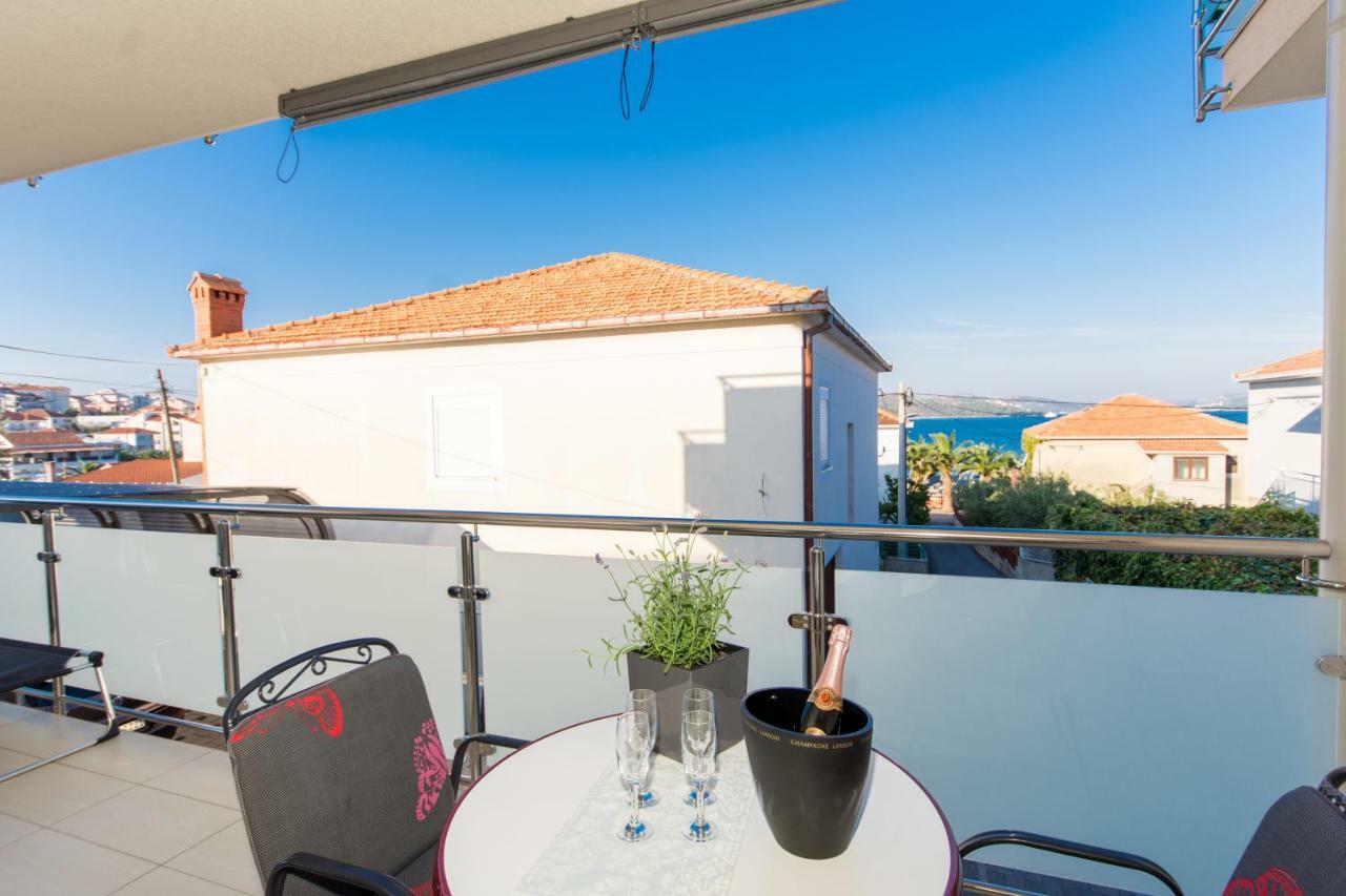 Apartments Cavar Trogir Exterior photo