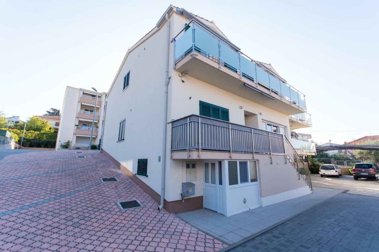 Apartments Cavar Trogir Exterior photo